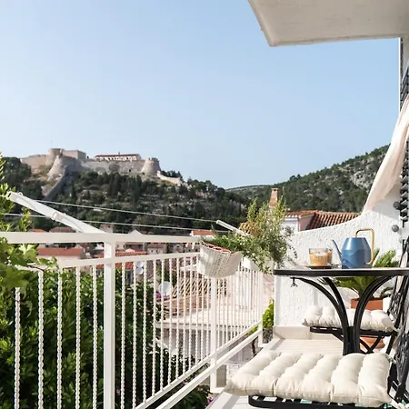 Yukka Comfor Center Hvar With Parking Apartmán
